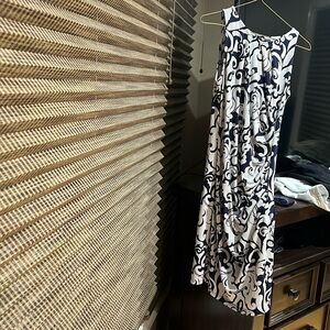 I.NC maxi dress size small navy and white absolutely beautiful never worn